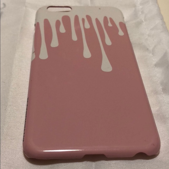 Pink Kylie Jenner case - Picture 2 of 4